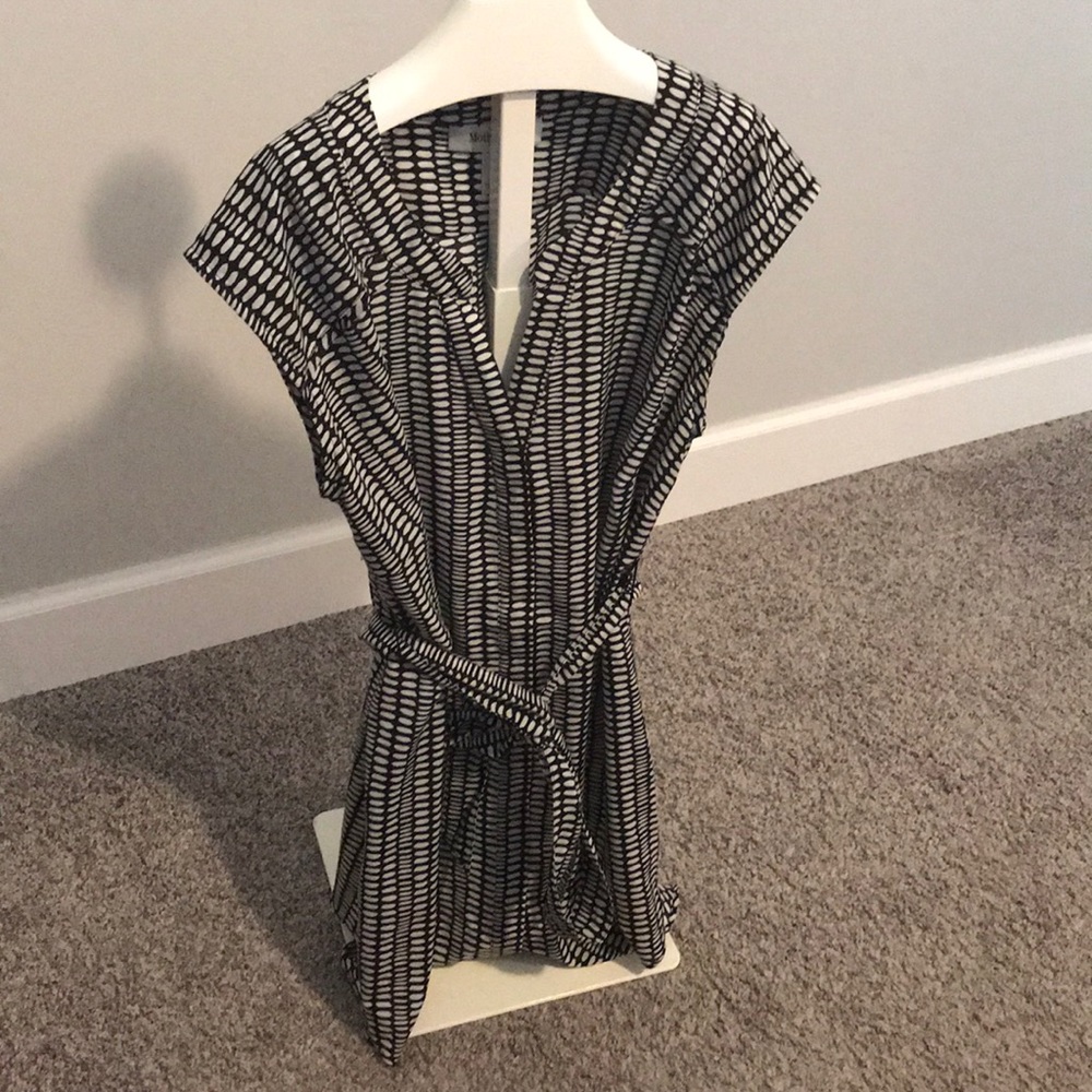 Motherhood Maternity sleeveless blouse.